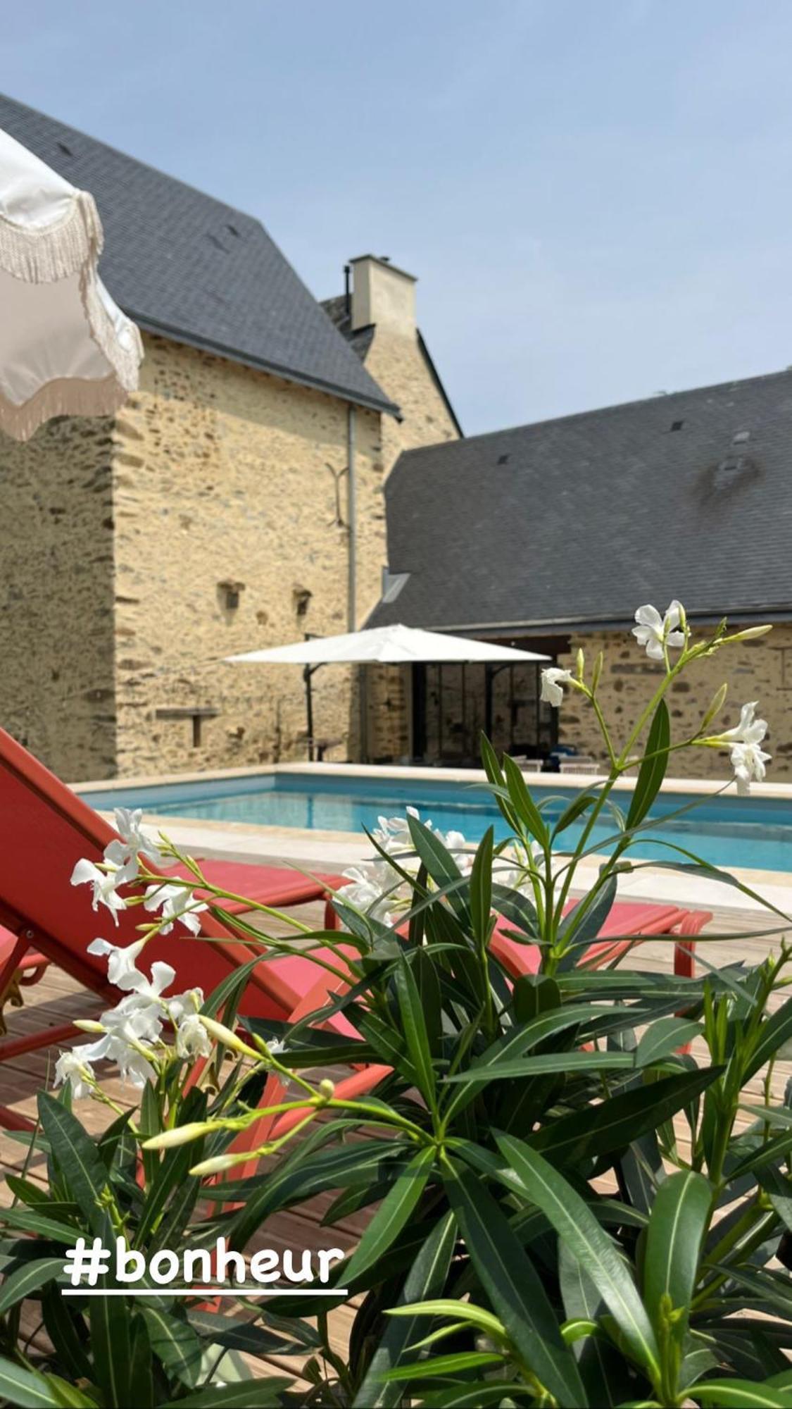 Domaine De La Bigottiere, Chambres D'Hotes Montigne-le-Brillant Exterior photo